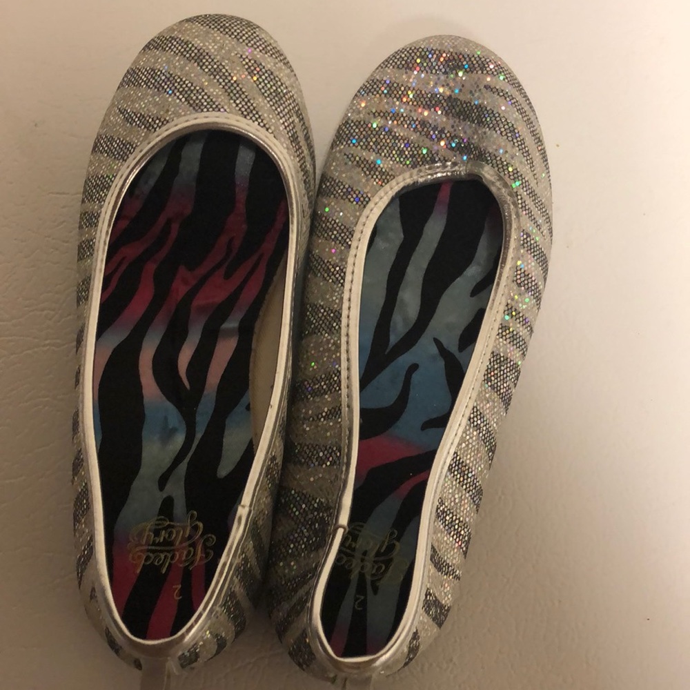 Girls shoes